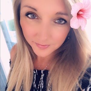 Meet your Posher, Dione